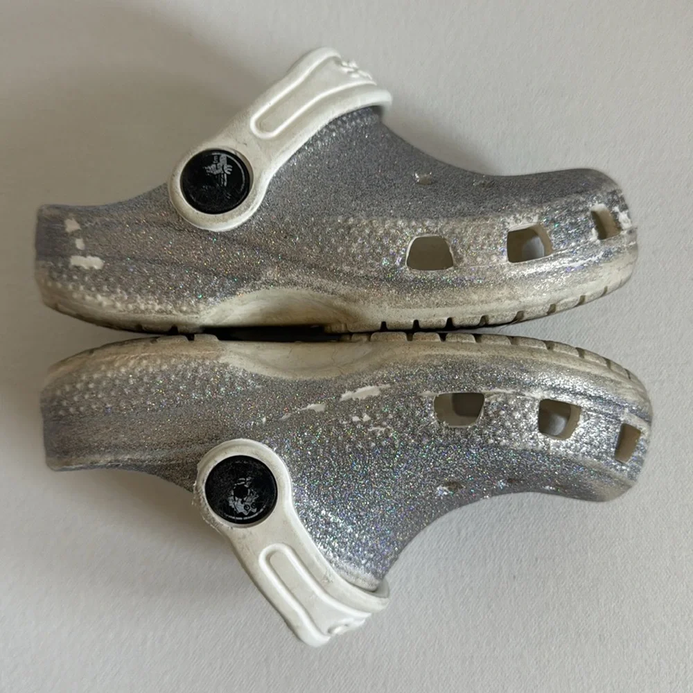 Crocs Kids Glitter Clogs - Silver. Size C7